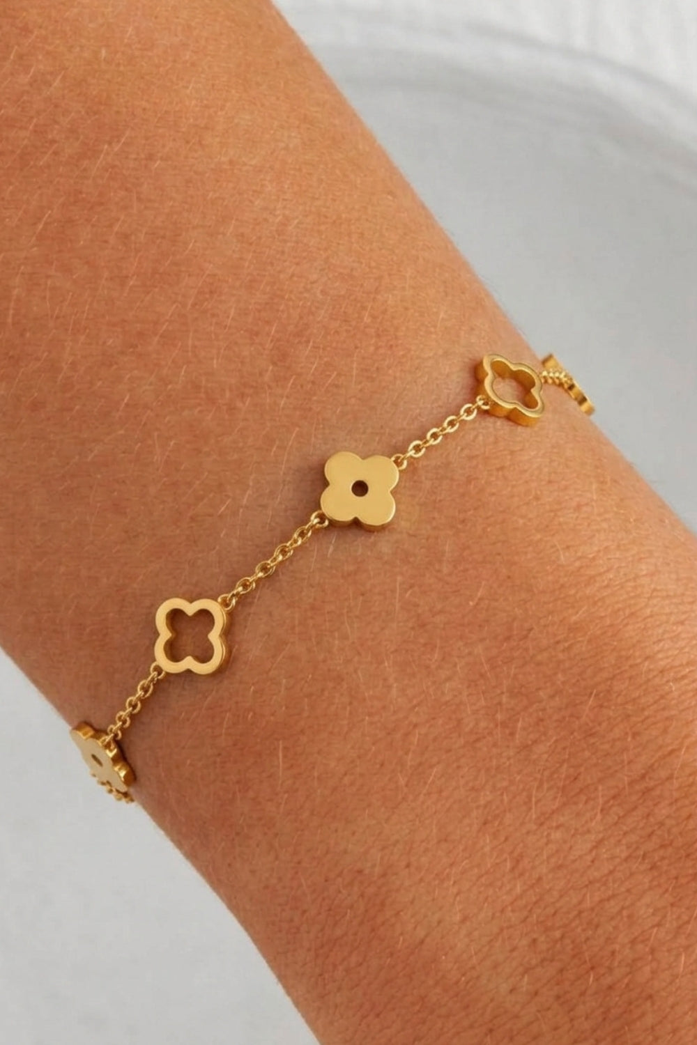 18k Gold Plated Clover Pendant Bracelet